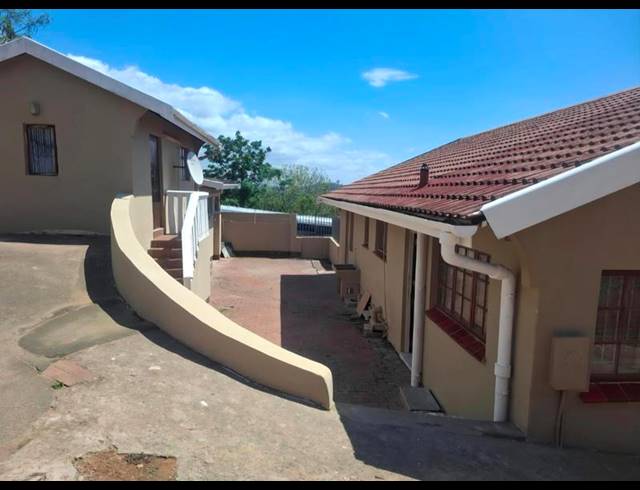 7 BEDROOM HOUSE FOR SALE IN CLAIRE ESTATE